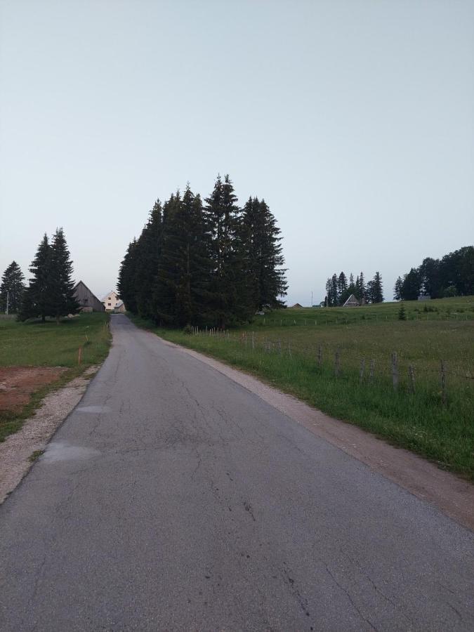 Sumski Raj Žabljak Buitenkant foto