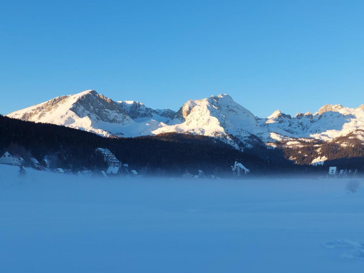Sumski Raj Žabljak Buitenkant foto